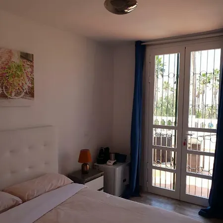 Konukevi Casa Domvs Adeje