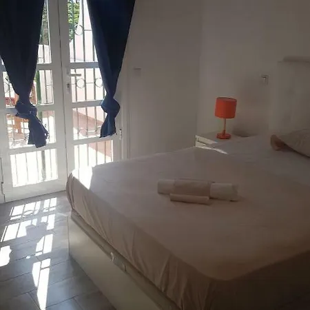 Konukevi Casa Domvs 3*
